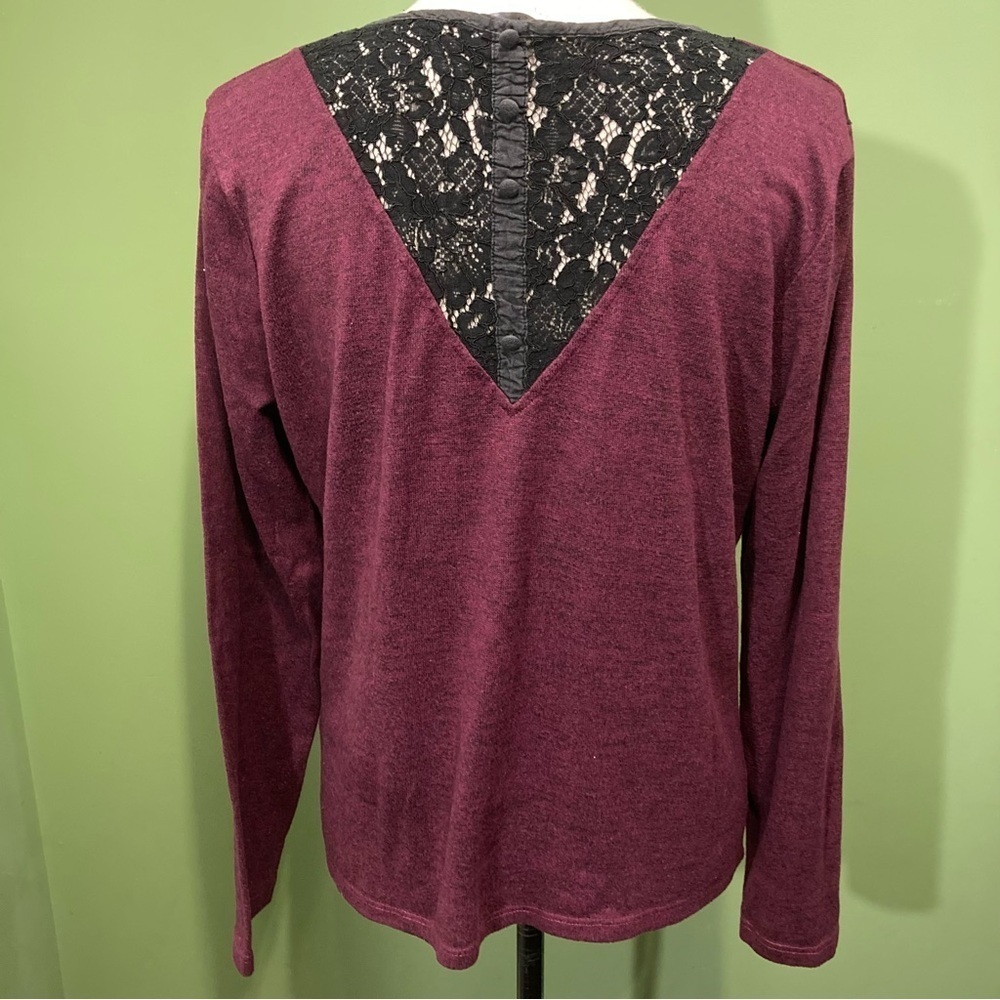 ❤️ 2 for $10 ❤️ Suzy Shier Burgundy V Neck Long Sleeve Top
